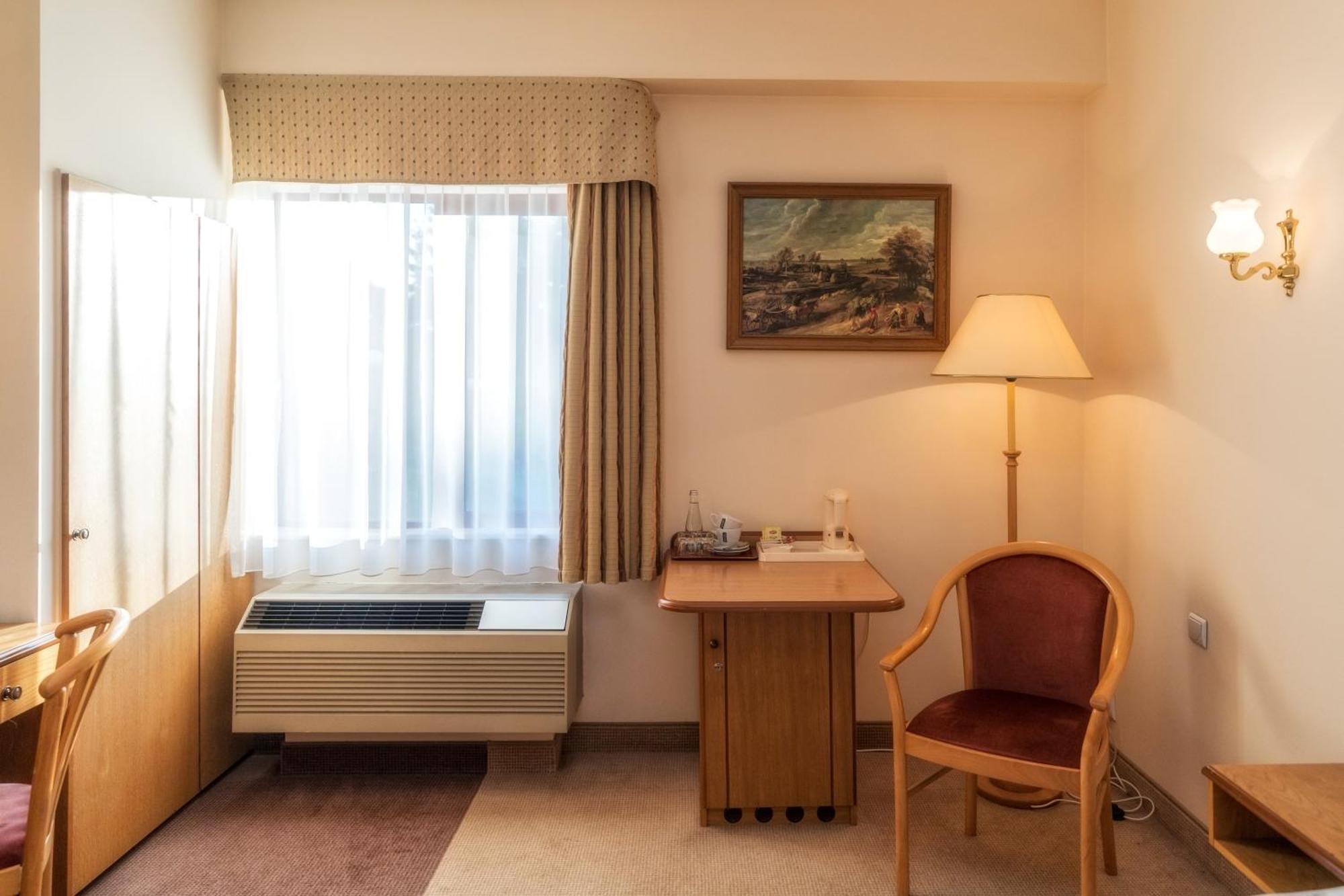 Hotel Hp Park Opolznevoye Bagian luar foto