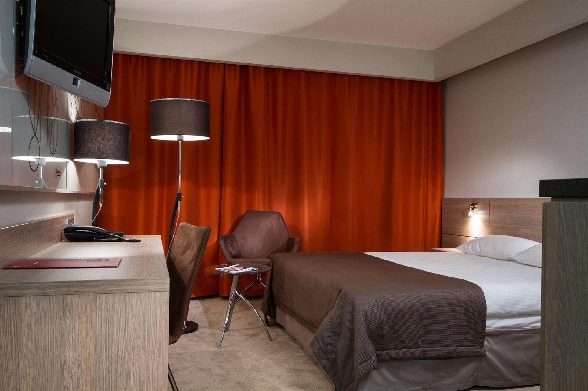 Hotel Hp Park Opolznevoye Bagian luar foto